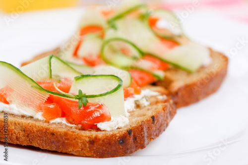 Toast with vegetables and fish