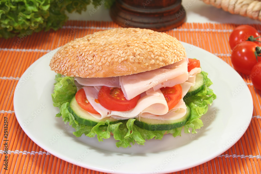Bagel mit Hänchenbrust Bagel mit Hänchenbrust