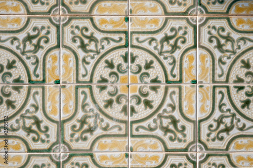 Traditional Portuguese glazed tiles © homydesign