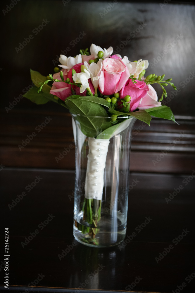 pink white flower bouquet