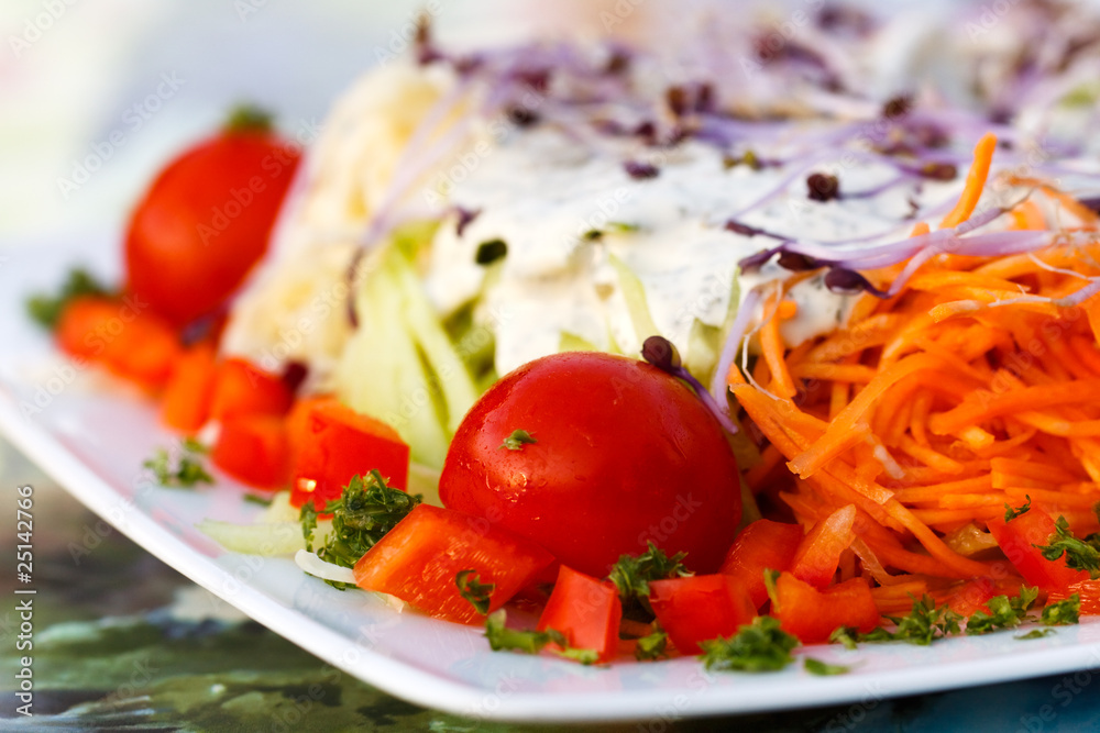 Sommer - Salat ,reich  gemischt,italienisch