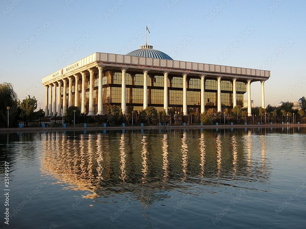 Tashkent Majlis building 2007