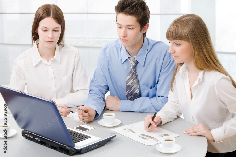 Obraz premium Young business people