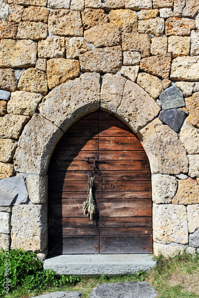 porte de la chapelle