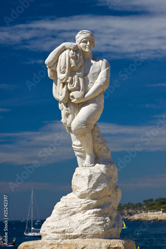 Calendal statue construite en pierre de Cassis