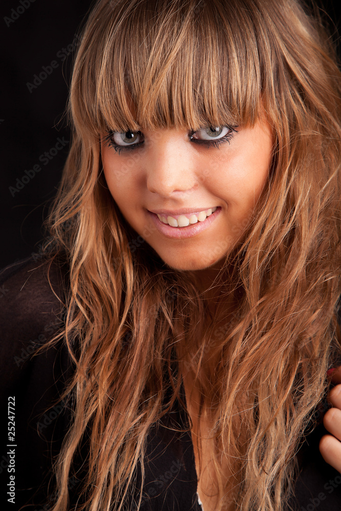 Fototapeta premium Young casual woman portrait