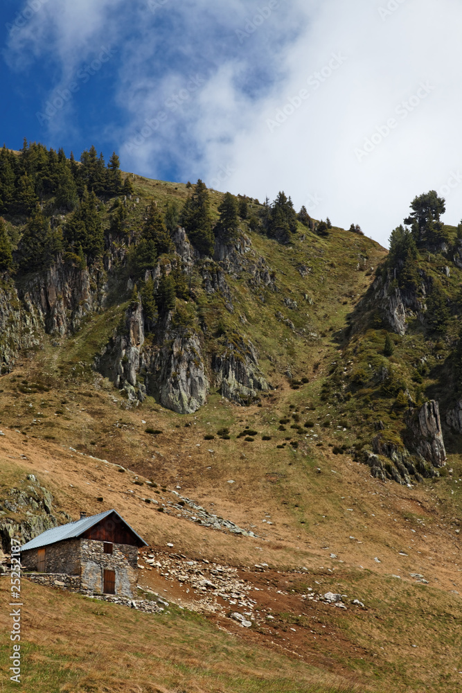 Hütte in den Alpen Hütte in den Alpen