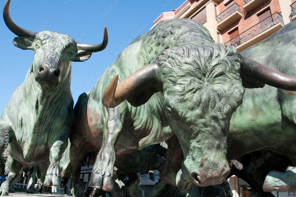 Obraz na plátně Statue of Los Encierros