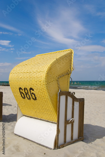 beach chair sea photo