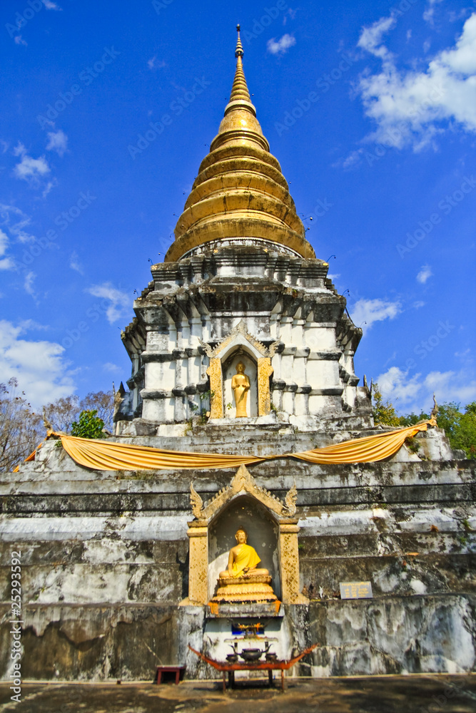 Fototapeta premium Wat Phra That at Chiang Rai 2