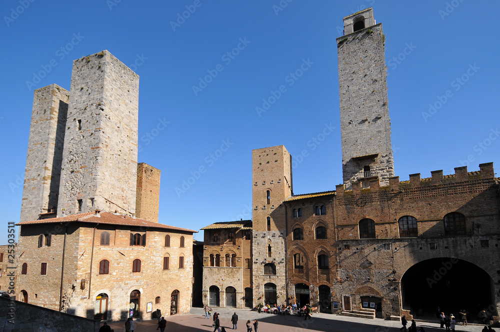 italian town San Gimignano