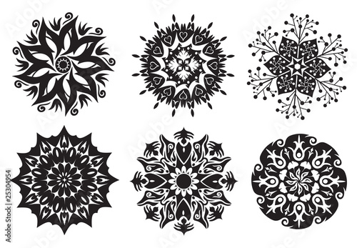 Ensemble de Mandalas Fleurs / Nature / Energie Noir et Blanc