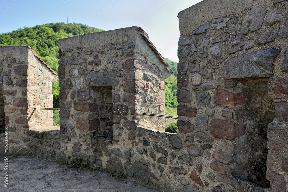 Crenels embrasures, Kaysersberg Castle, Kaysersberg