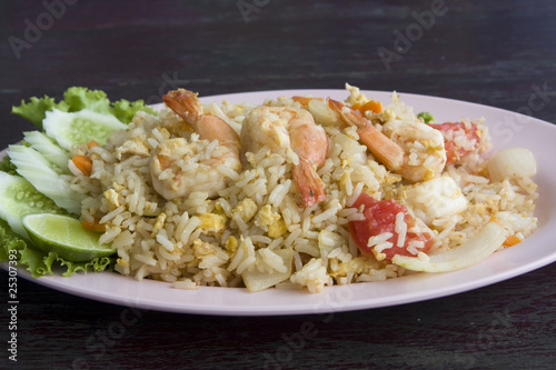 Fried rice with seafood