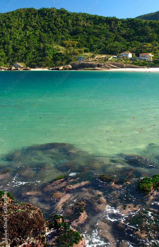 Fototapeta premium Crystalline sea beach in Niteroi, Rio de Janeiro, Brazil