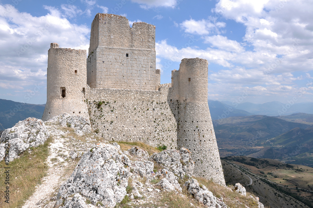 ruderi della fortezza di rocca calascio