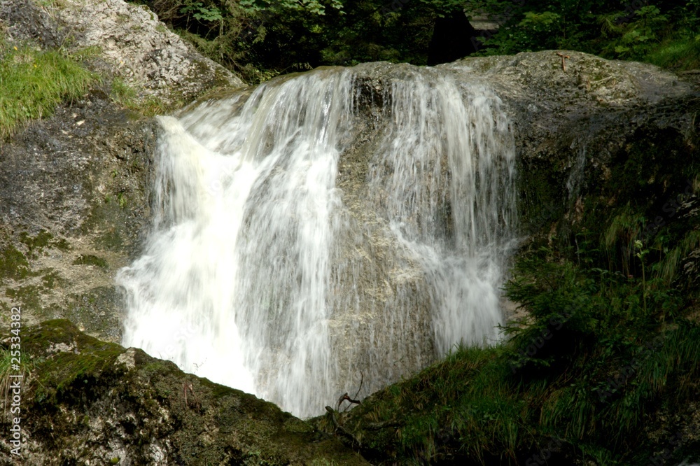 Obraz premium Wasserfall