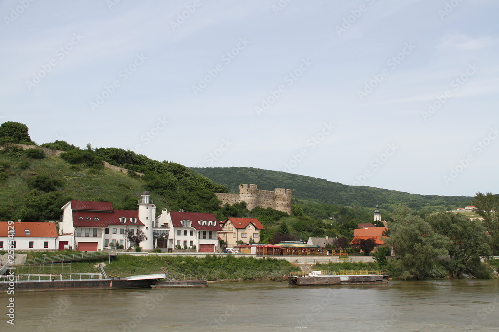 hainburg,port et château