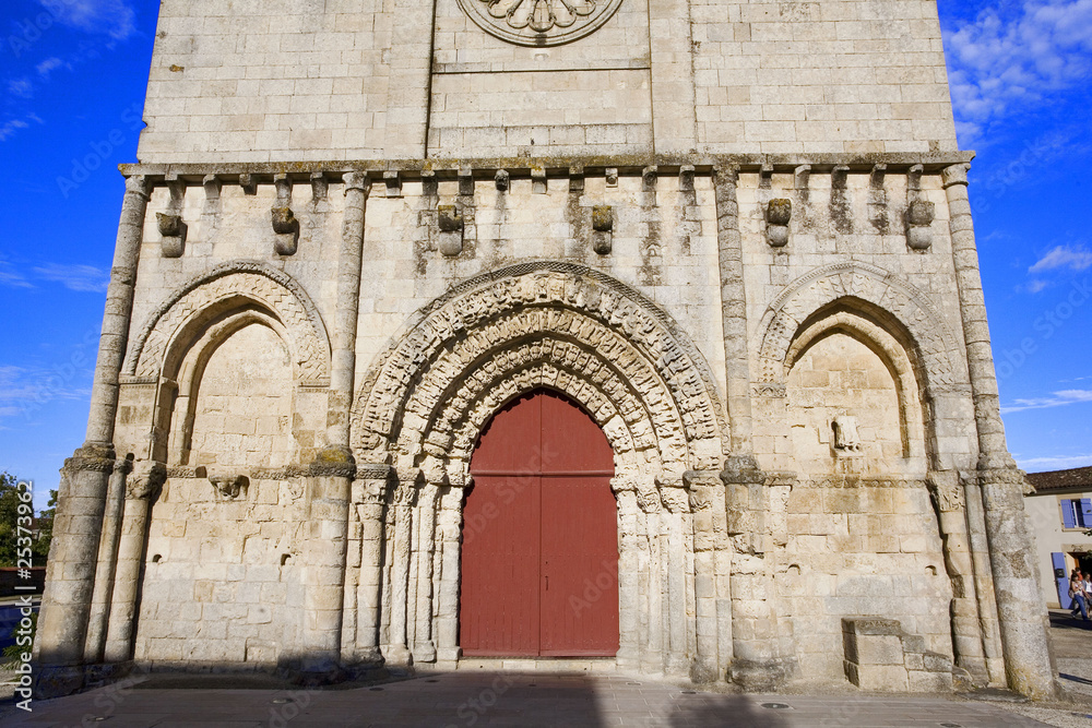 france; 85; marais poitevin,nieul sur l'autise : abbaye romane s