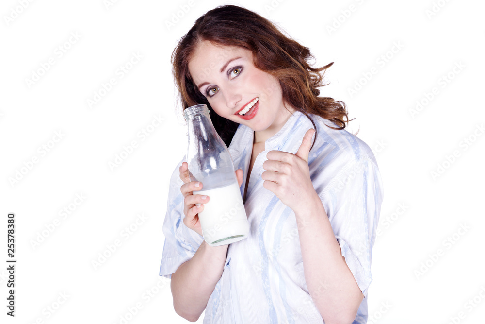 Model Frau mit Milch lächelt mit Daumen hoch Porträt Model Frau mit Milch lächelt mit Daumen hoch Porträt