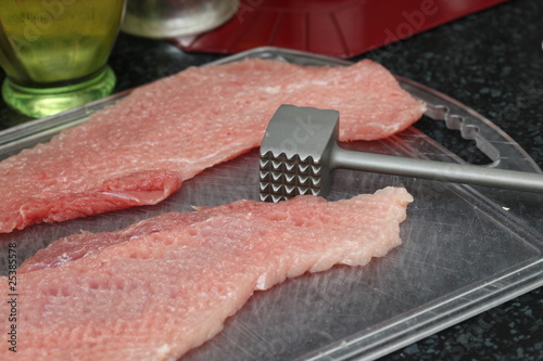 schnitzel und fleischklopfer photo