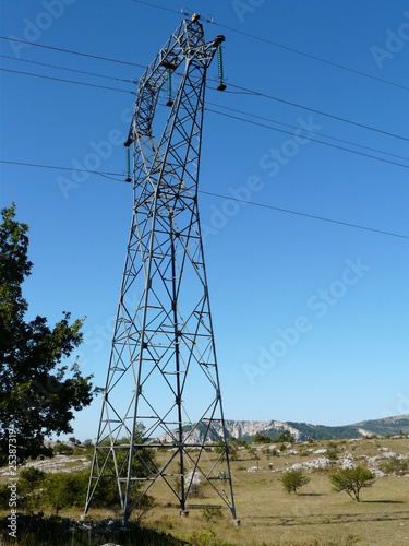 Poteau électrique sur le plateau du col de vVence 003
