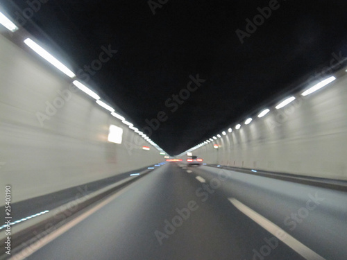 Tunnel