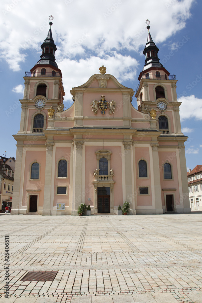 Obraz premium Kirche auf dem Marktplatz in Ludwigsburg