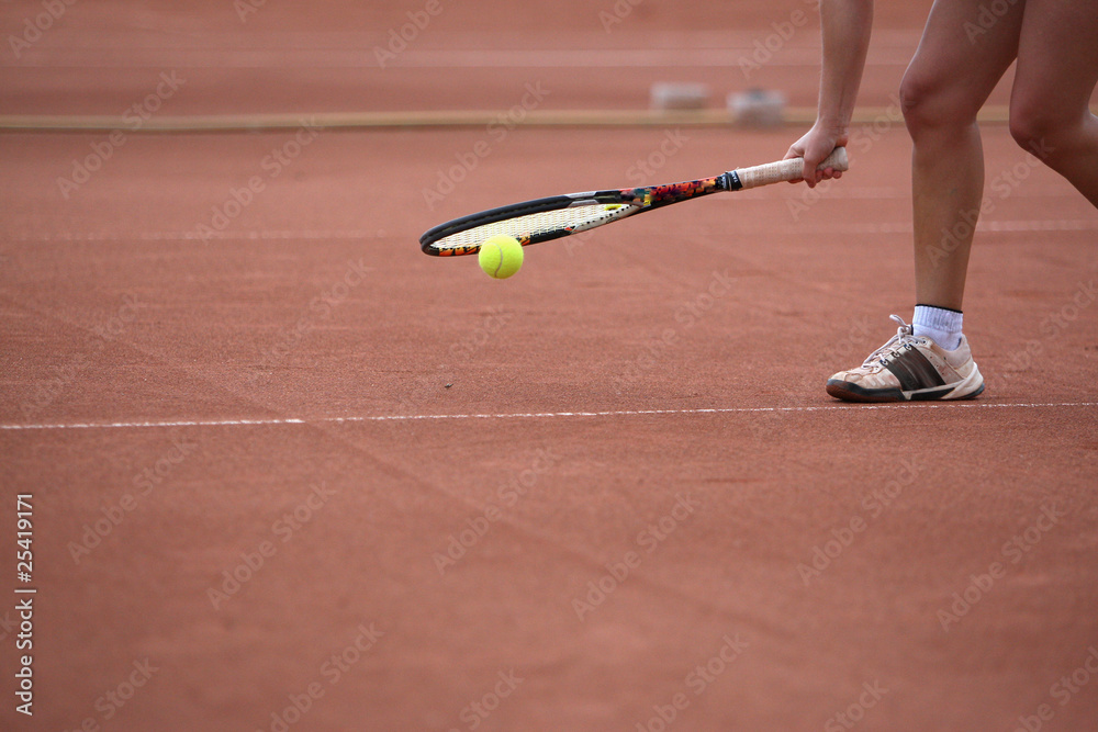 Tennisball aufheben