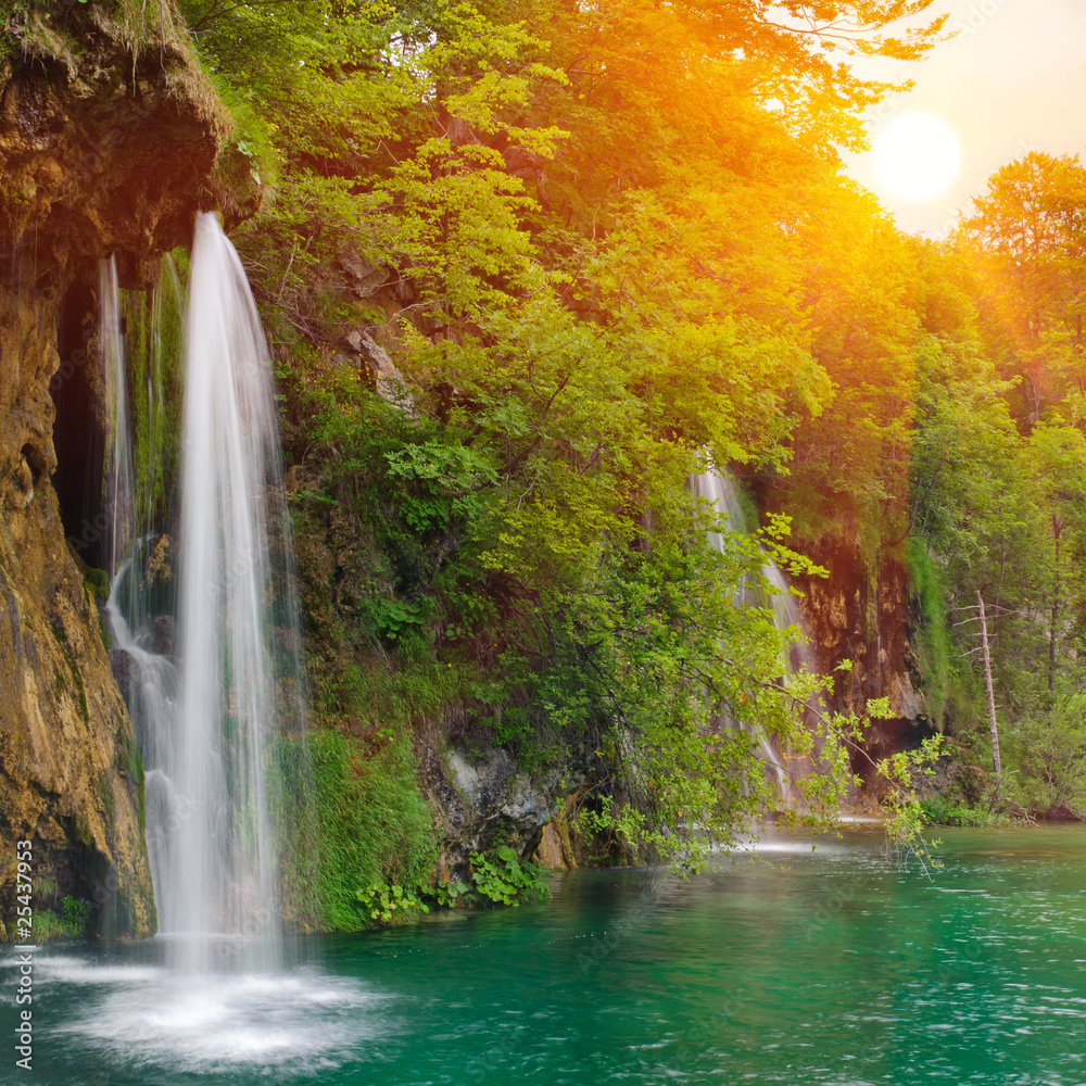 Obraz premium Waterfall in national park. Plitvice, Croatia