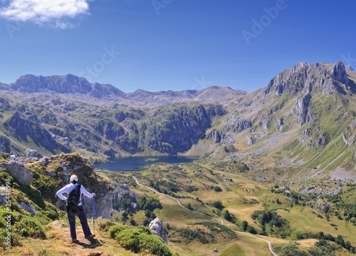 montañera en el Lago del Valle,Somiedo,Asturias,España © StockPhotoAstur