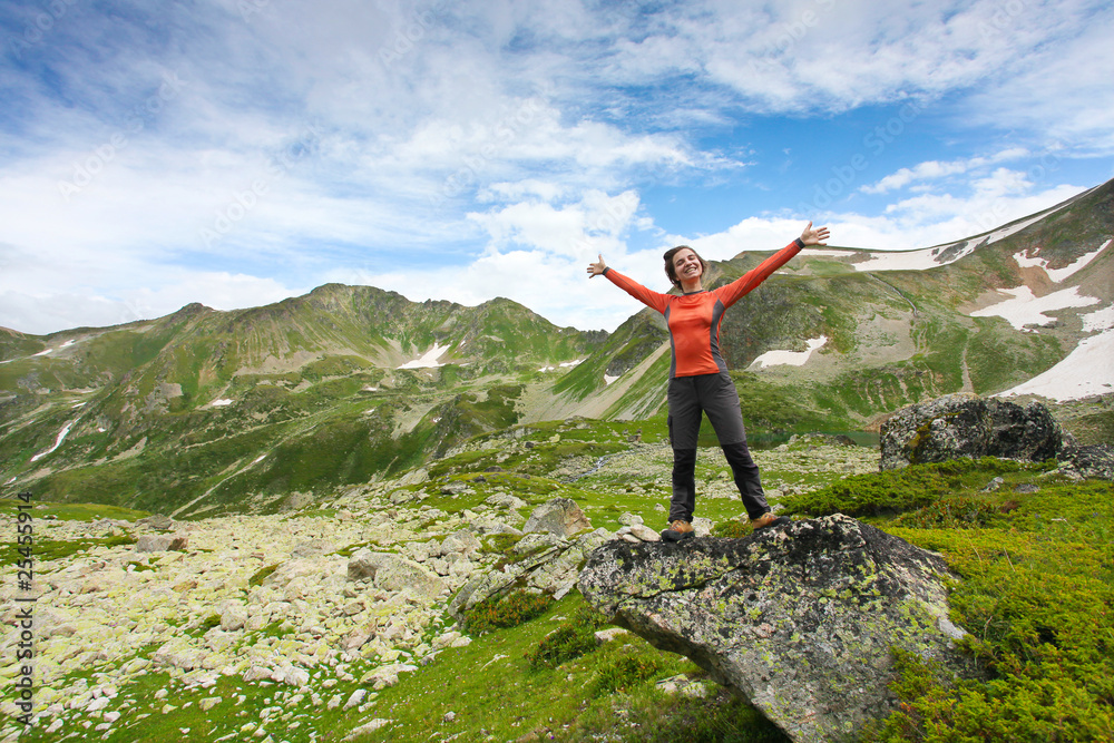 Obraz premium Hiker in Caucasus mountains