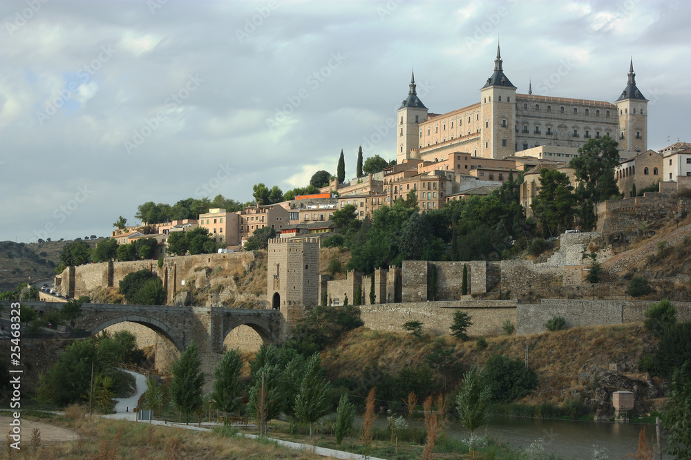 Puente de Alcantara y Alcazar, Toledo