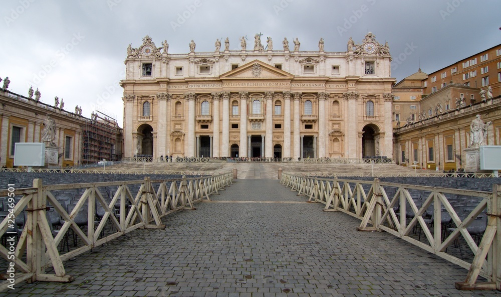 Obraz premium Famous St. Peter's Basilica.Vatican - Holy See in Rome, Italy.