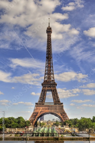 Fototapeta Naklejka Na Ścianę i Meble -  Eifel Tower - Paris (France)