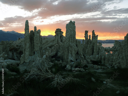 Tufatürme am Monolake photo