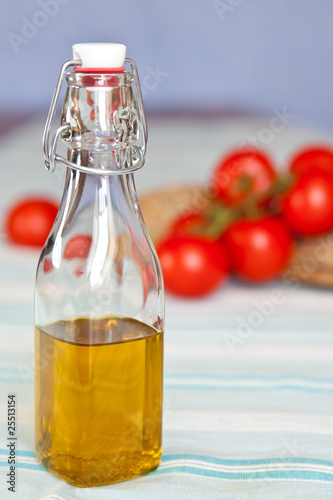 Olivenöl und Tomaten I