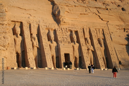 abu simbel photo