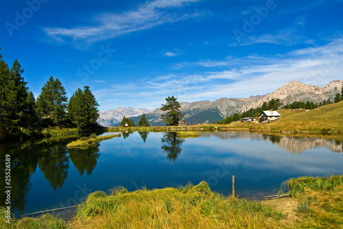 Lago Launè - riflessi sull'acqua - Valle Susa - Italia