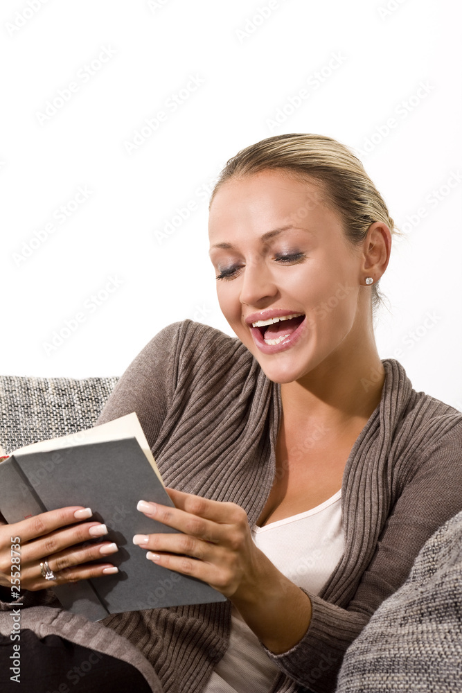 Frau liest Buch 030910-2 Frau liest Buch 030910-2