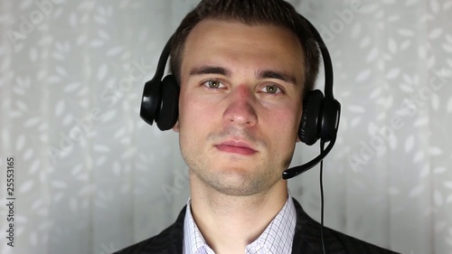 Attractive telephone Operator „move in”