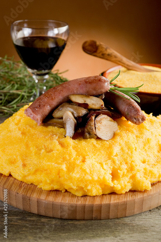 polenta sausage&mushroom-polenta salsiccia funghi