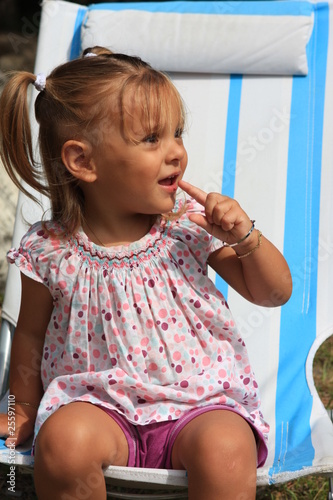 Portrait De Bebe Fille Blonde Agee De 2 Ans Stock Photo Adobe Stock
