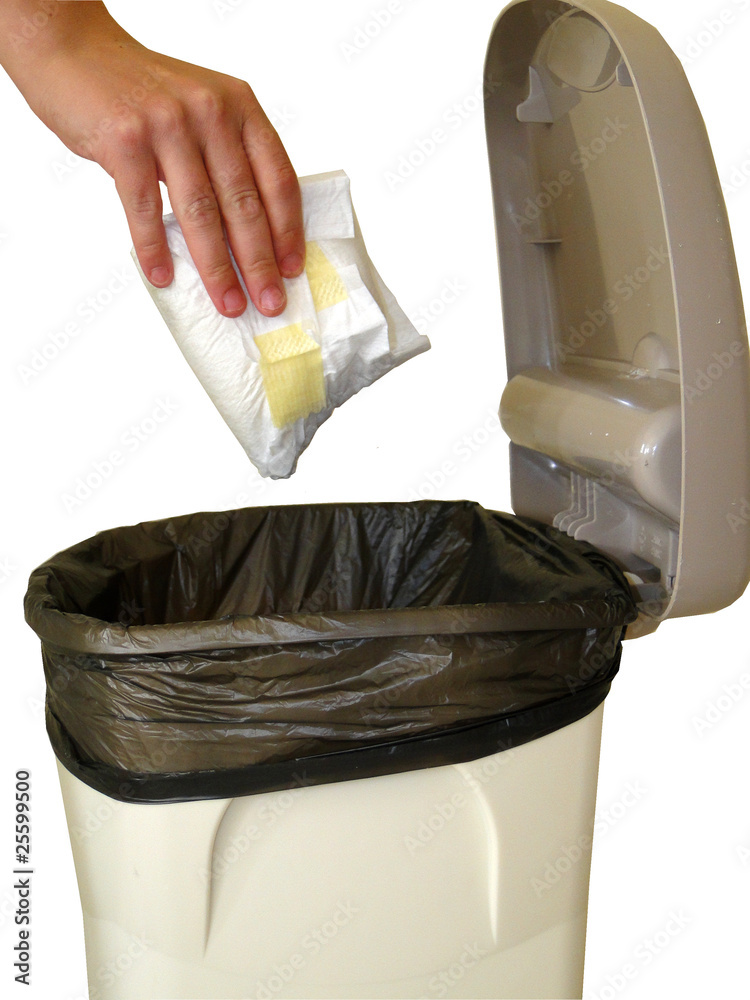 couche jetée à la poubelle StockFoto Adobe Stock