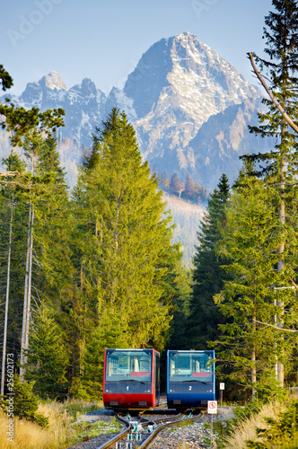 Fototapeta Naklejka Na Ścianę i Meble -  cableway to Hrebienok, Vysoke Tatry (High Tatras), Slovakia
