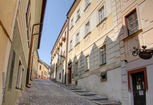 Fototapeta Naklejka Na Ścianę i Meble -  rue étroite de Bratislava