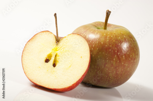 DER APFEL