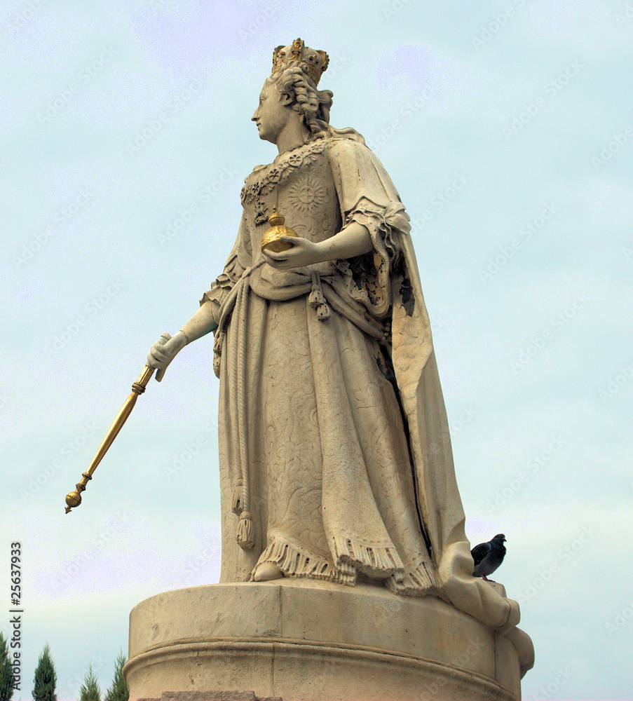 Quen Victoria statue