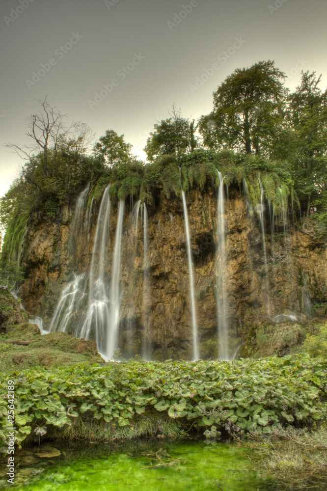 Wodospad na plitvickich jeziorach Chorwacji