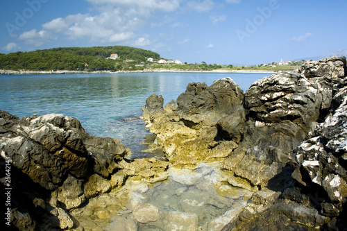 Adriatycki krajobraz na wyspach Chorwacji © sitriel